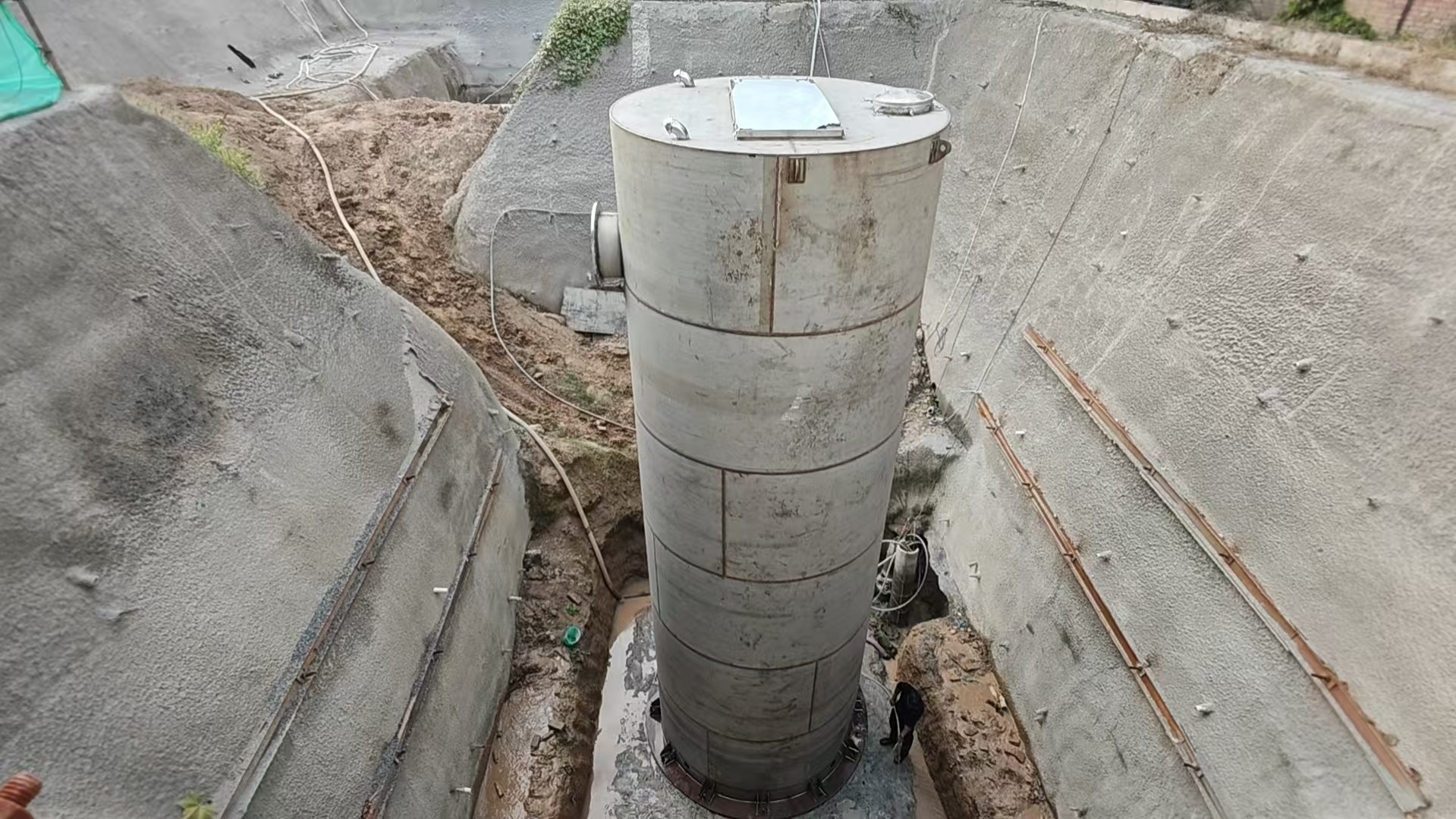 一体化不锈钢智慧泵站运抵河南工地，进入安装冲刺阶段